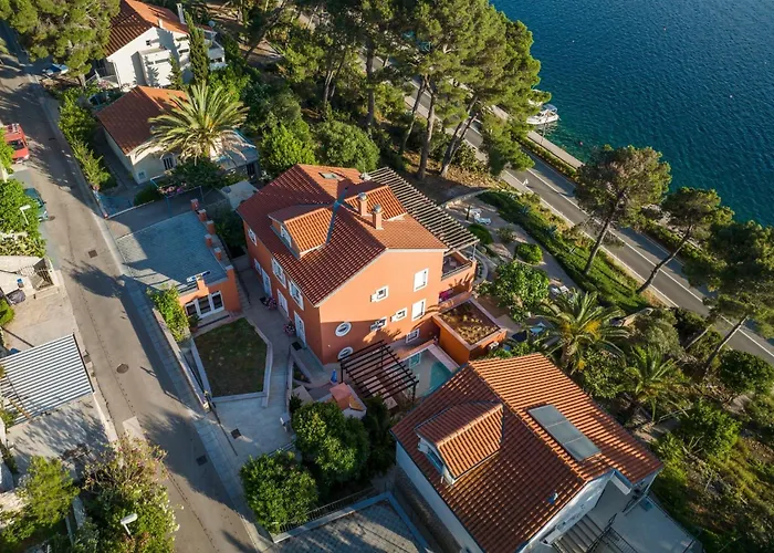 Apartman Seaside With A Swimming Pool Losinj, Losinj - 22580