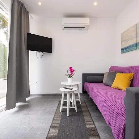 Seaside With A Swimming Pool Losinj, Losinj - 22580 Apartment Mali Losinj