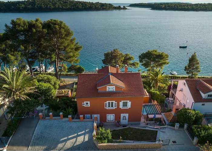 Seaside With A Swimming Pool Losinj, Losinj - 22580 Mali Lošinj