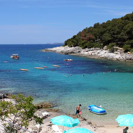 Seaside With A Swimming Pool Losinj, Losinj - 22580 Apartmán *