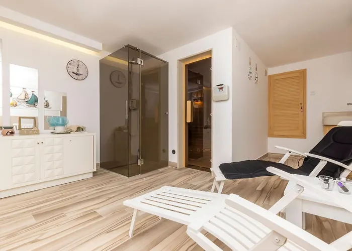 Seaside With A Swimming Pool Losinj, Losinj - 22580 شقة مالي لوشينغْ